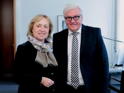 Staatsministerin Maria Böhmer mit Bundesaußenminister Frank-Walter Steinmeier (Copyright: Auswärtiges Amt)